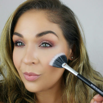 Duo Fiber Fan Highlighter Makeup Brush