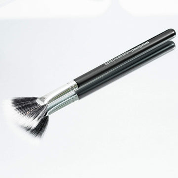 Duo Fiber Fan Highlighter Makeup Brush