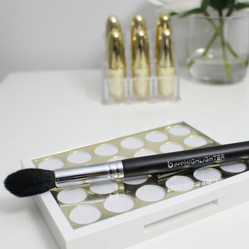 pro Tapered Highlighter Makeup Brush