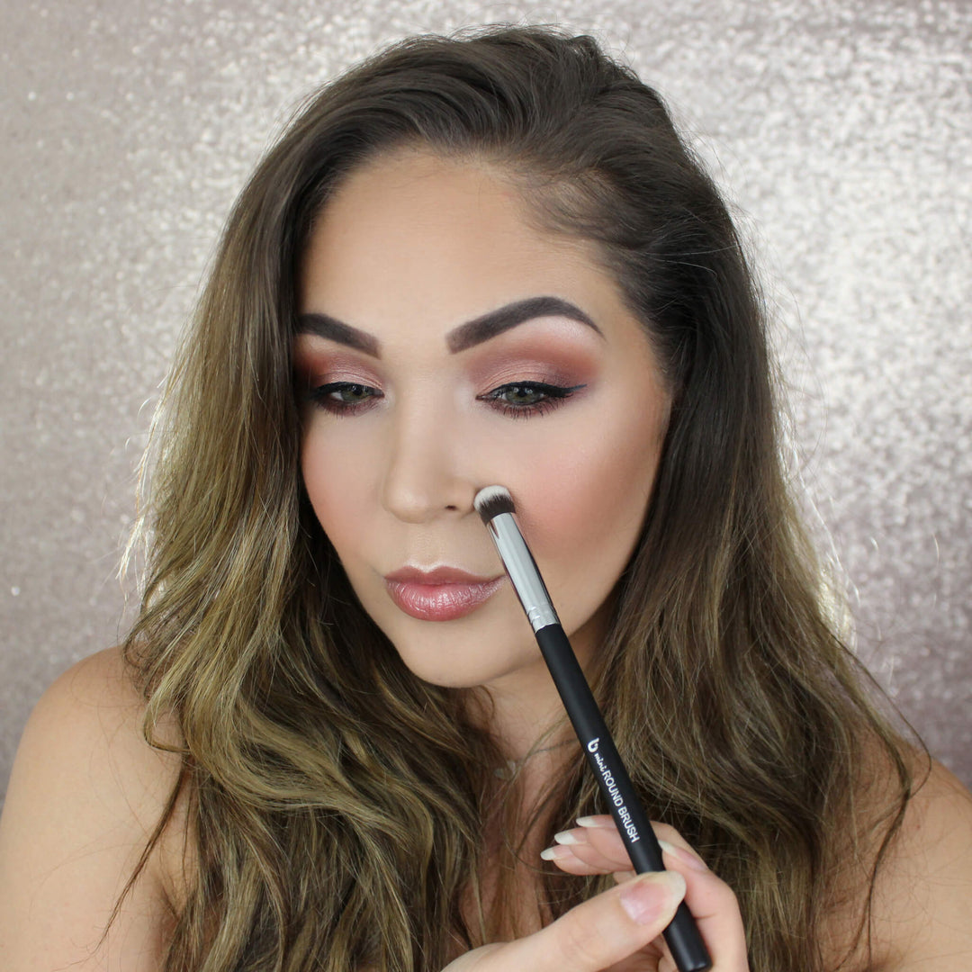 Buy the mini 5 Piece Kabuki Makeup Brush Set with Brush Holder by